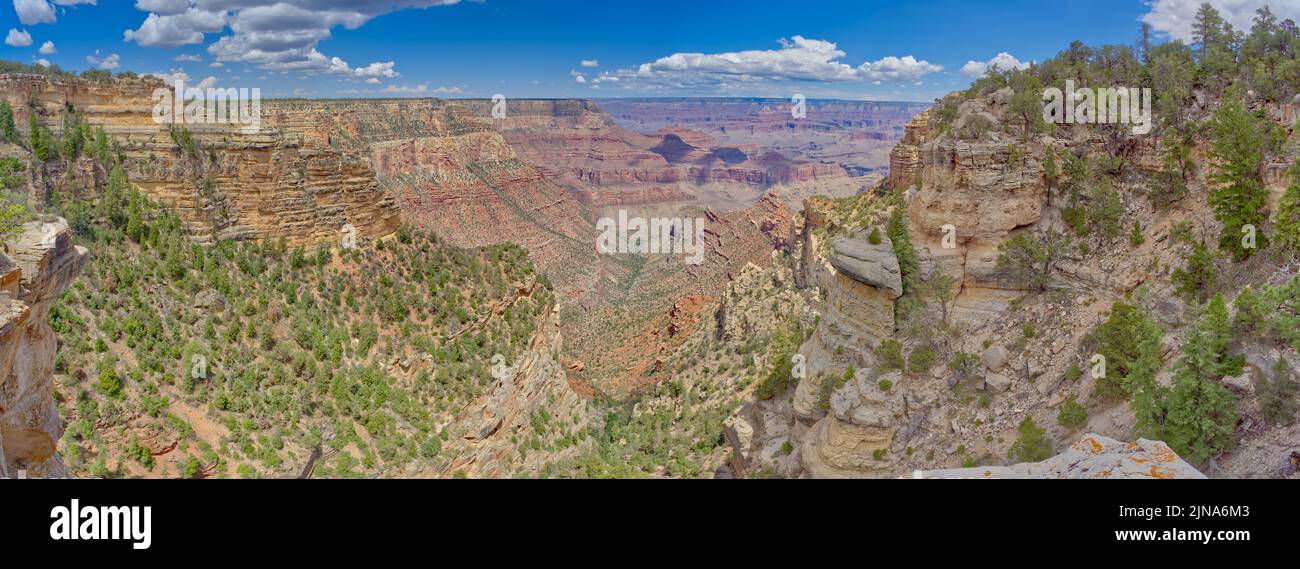 Vista al Gran Cañón desde el mirador de Thor's Hammer, South Rim, Parque Nacional del Gran Cañón, Arizona, EE.UU Foto de stock