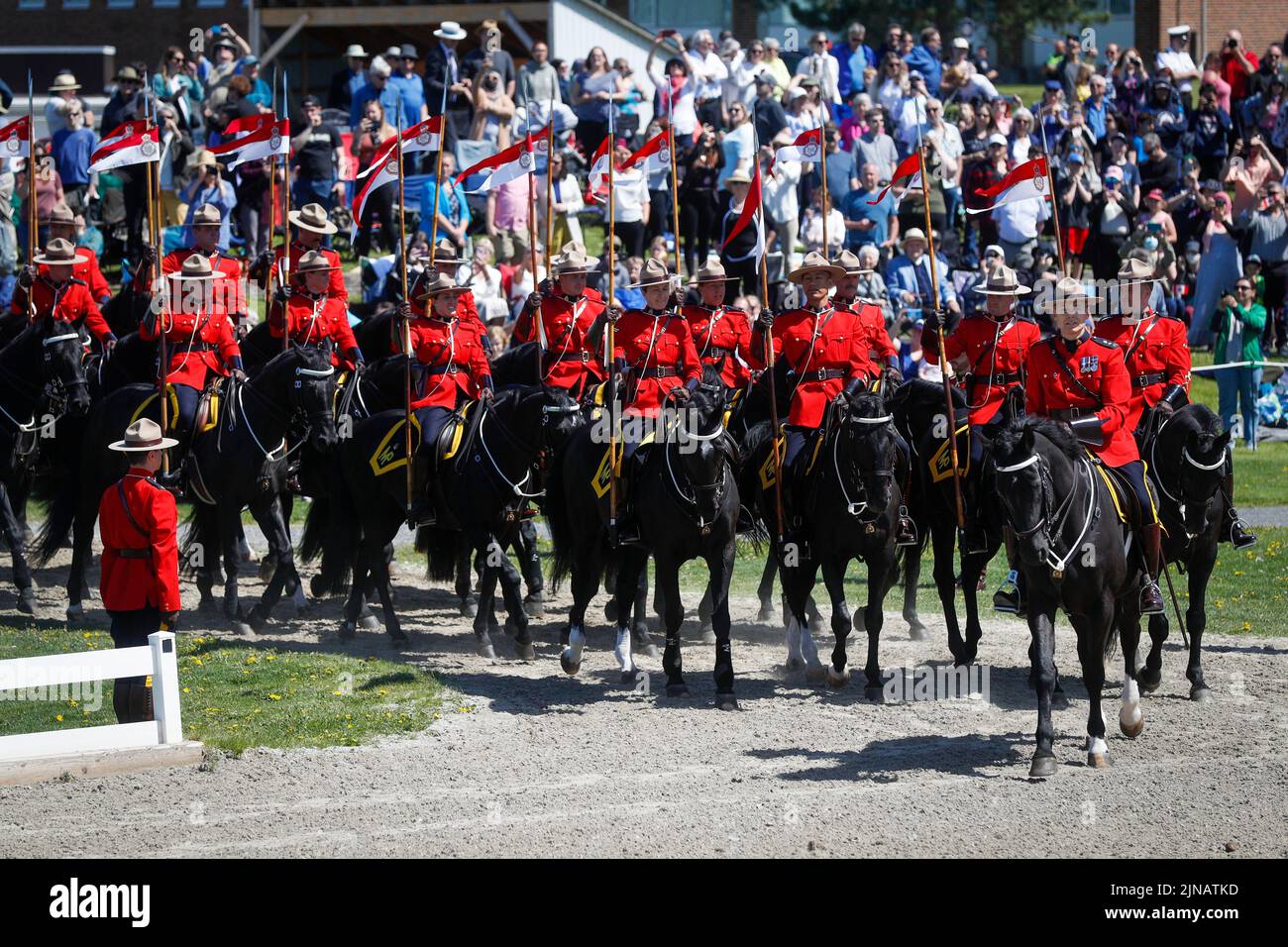 Los oficiales del RCMP Musical Ride llegan para asistir a una representación en Ottawa, Ontario, el miércoles 18 de mayo de 2022. Foto de stock