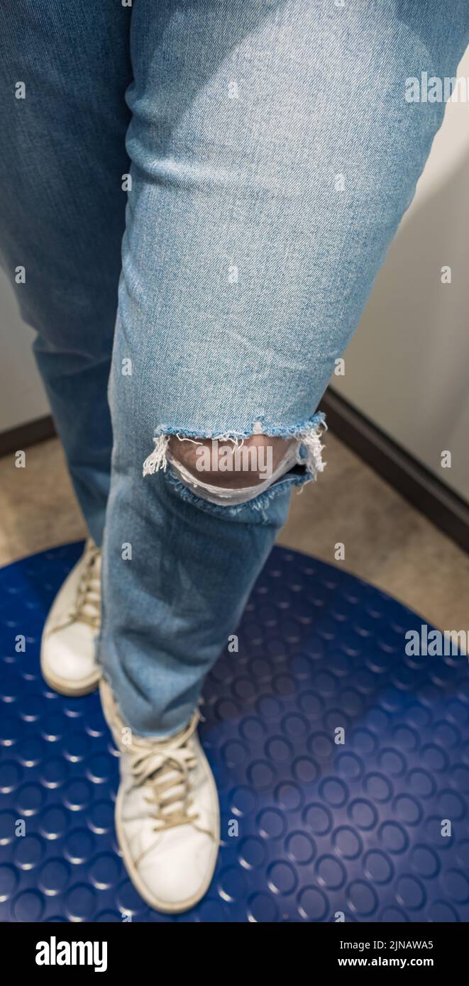 Pantalones de rodilla fotografías e imágenes de alta resolución - Alamy