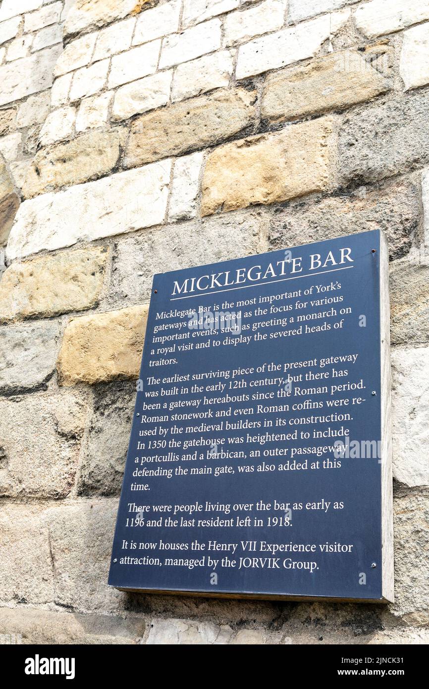 Micklegate Bar, murallas históricas de York y puerta de entrada a la ciudad, ahora un museo, York, Yorkshire, Inglaterra, verano de 2022 Foto de stock