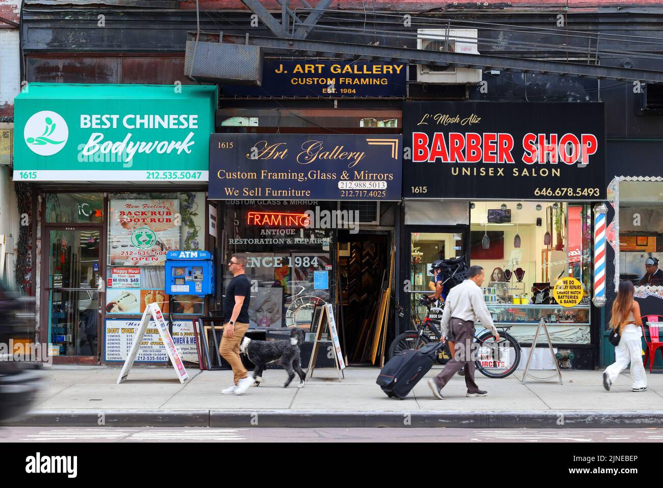 barbería, galería de arte, carrocería, 1615 2nd Ave, Nueva York, Foto del escaparate de Nueva York de pequeñas empresas en el Upper East Side de Manhattan. Foto de stock