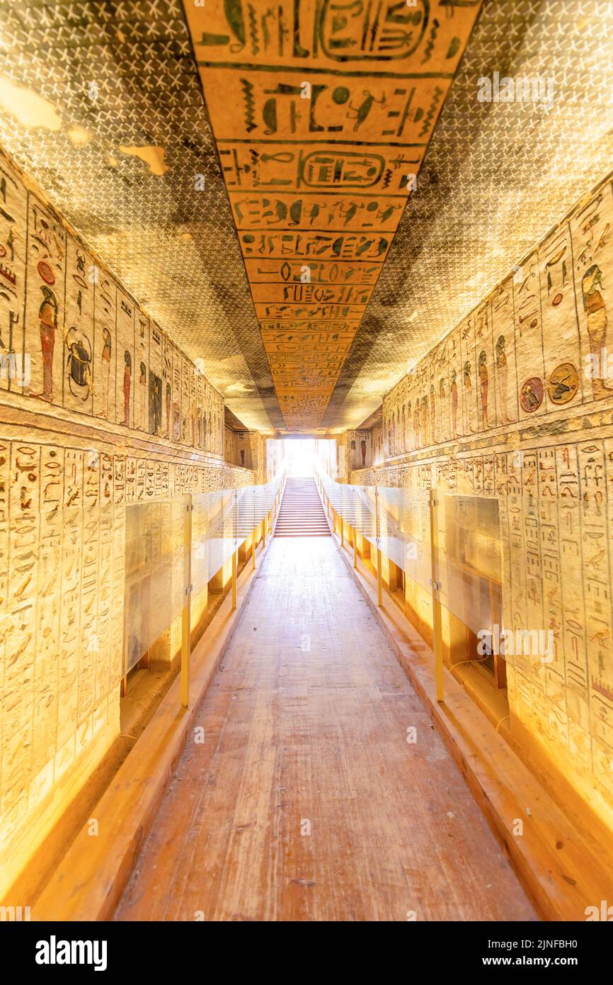 Luxor, Egipto; 5 de agosto de 2022 - La tumba de Rameses III en el Valle de los Reyes, Luxor, Egipto. Foto de stock