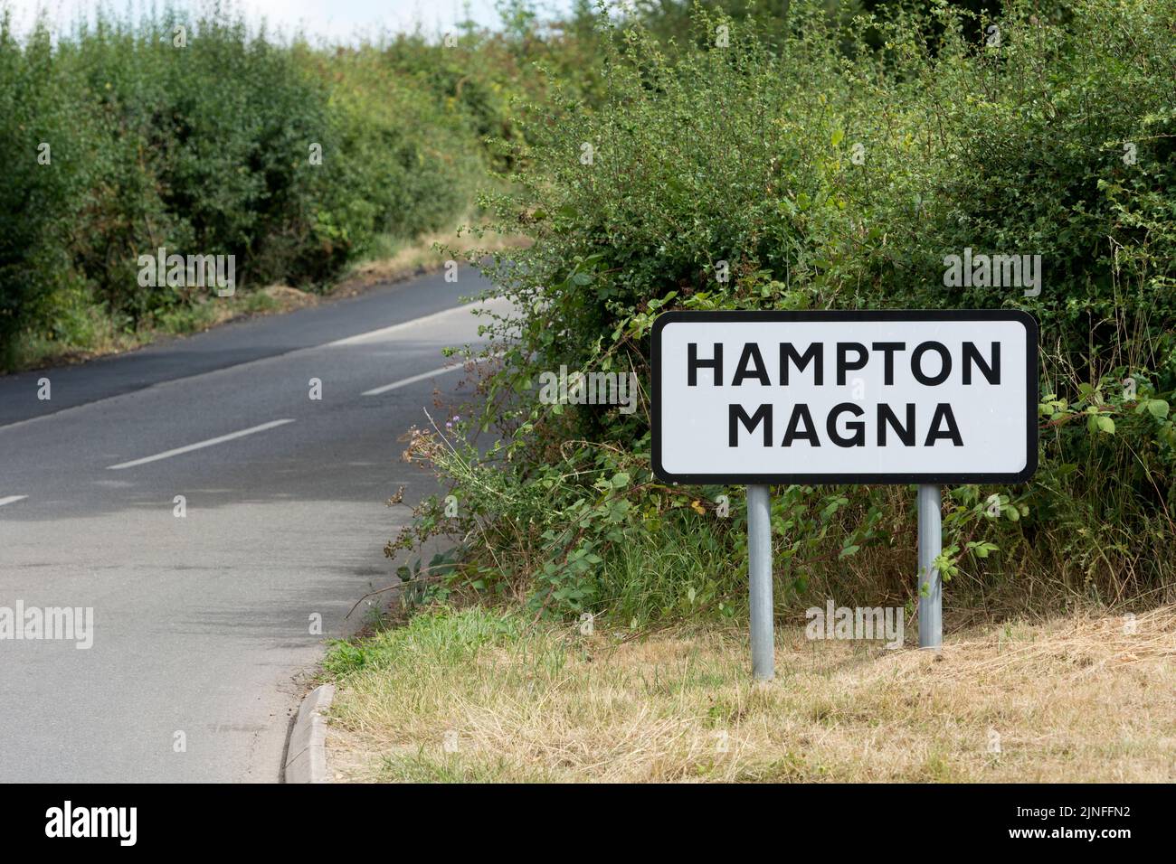 Señal de Hampton Magna Village, Warwickshire, Reino Unido Foto de stock