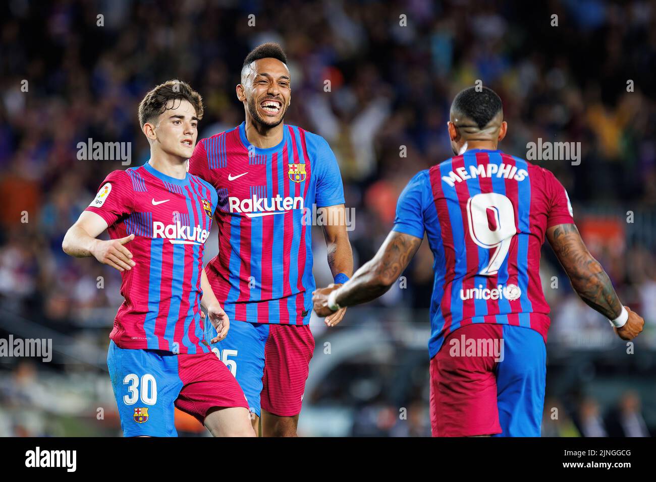 BARCELONA - MAYO 10: Aubameyang celebra tras marcar un gol durante el partido de Liga entre el FC Barcelona y el Real Club Celta de Vigo en el Camp N. Foto de stock