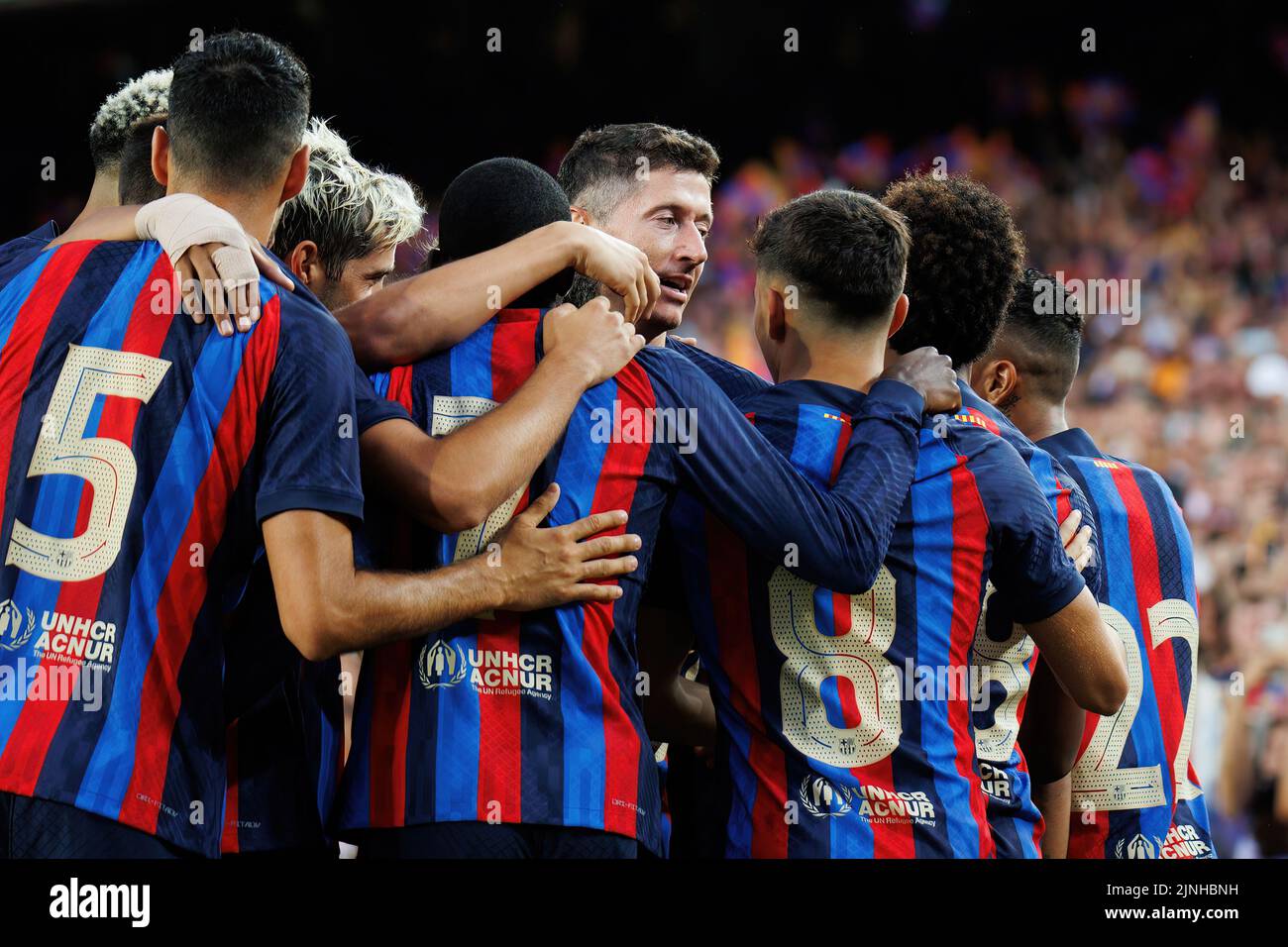 BARCELONA - 7 DE AGOSTO: Lewandowski celebra tras marcar un gol durante el partido Joan Gamper Throphy entre el FC Barcelona y Pumas en el Camp Nou Sta. Foto de stock