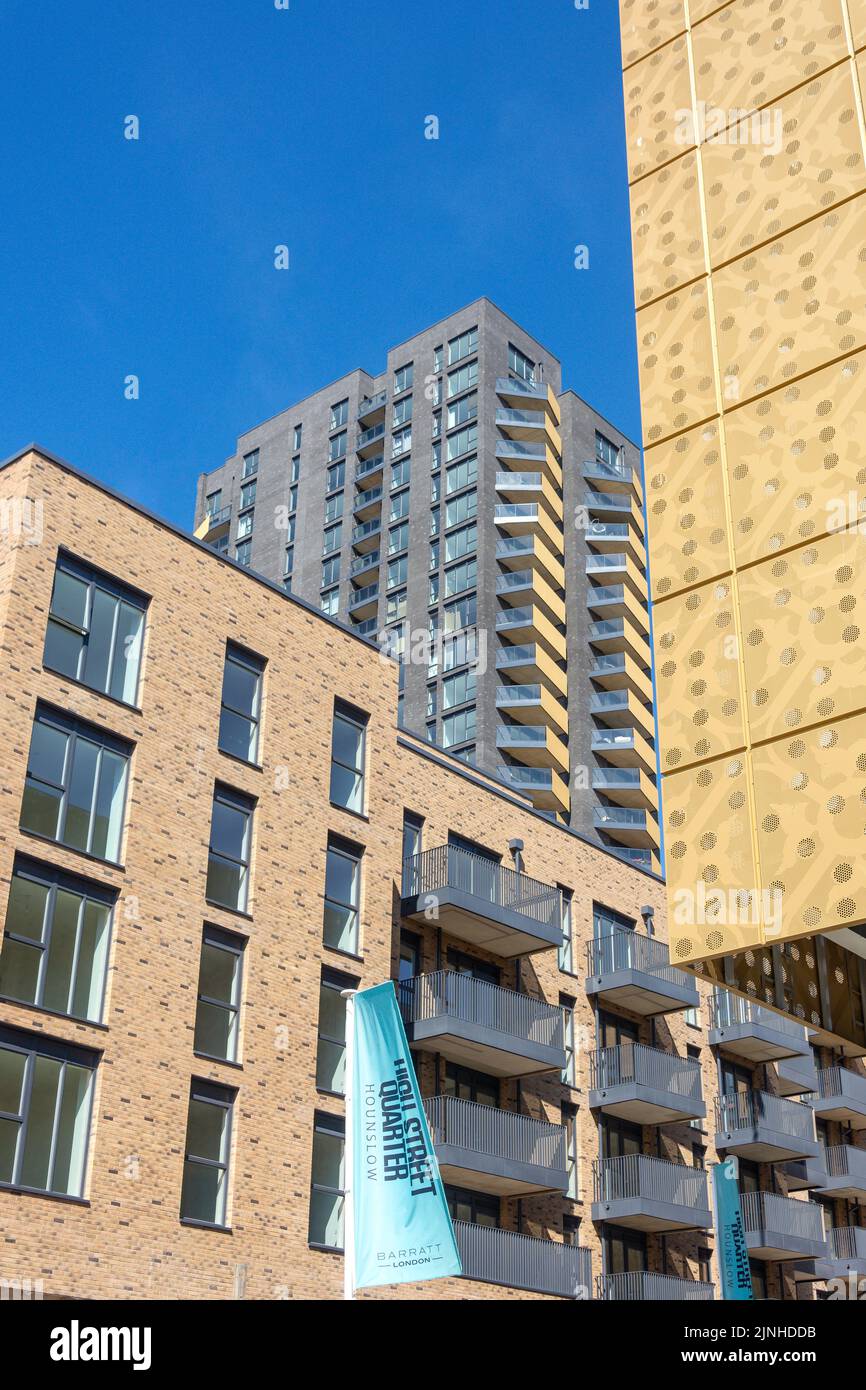 Modernos edificios de apartamentos, Smithy Lane, High Street Quarter, Hounslow, London Borough of Hounslow, Greater London, England, Reino Unido Foto de stock