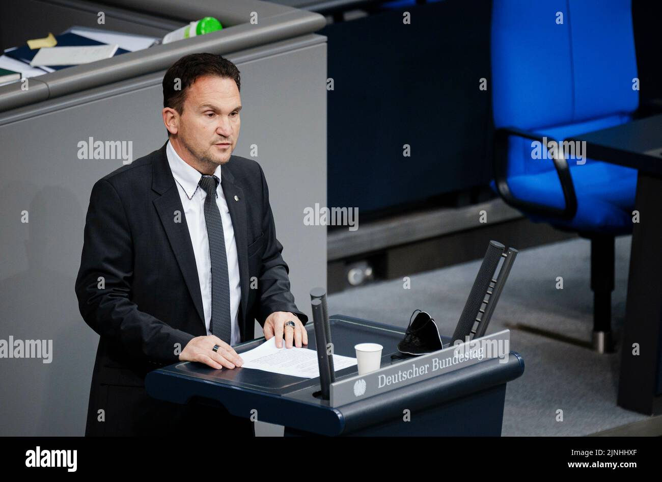 Berlín, Alemania. 17th de Mar de 2022. Nico Tippelt, FDP, grabado durante un discurso sobre el tema de 30 años de la Comisión Enquete sobre el procesamiento de la dictadura del SED en el Bundestag alemán en Berlín, el 17 de marzo de 2022. Crédito: dpa/Alamy Live News Foto de stock