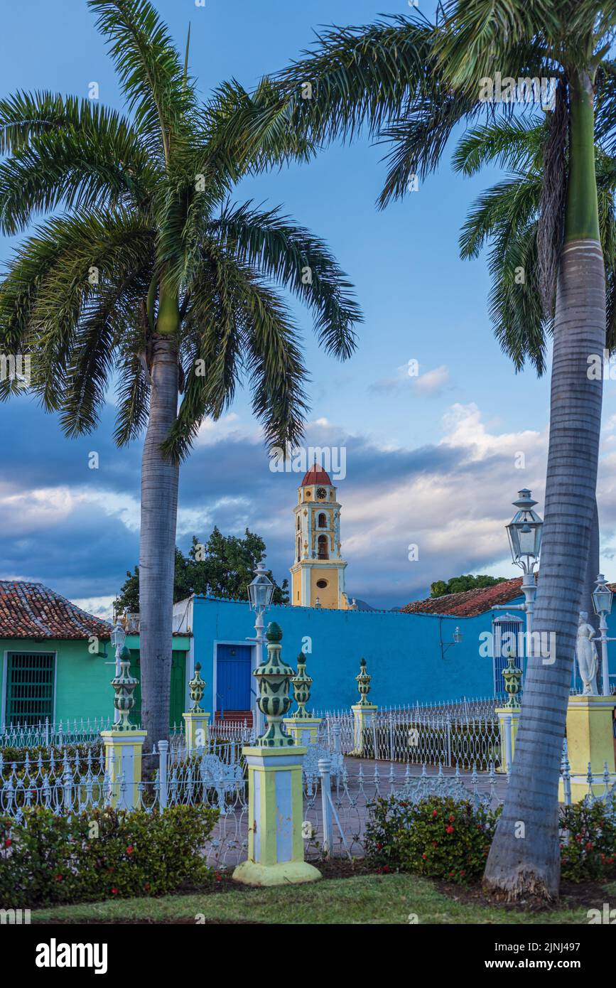 TRINIDAD, CUBA - 7 DE ENERO de 2021: La plaza principal en Trinidad, Cuba Foto de stock