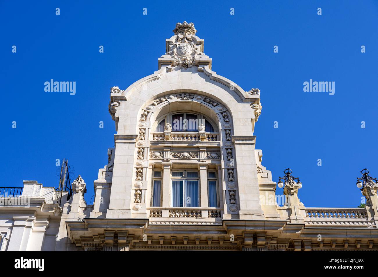 Arquitectura exterior del Casino de Madrid. Cerca de la capital en la parte superior del famoso edificio. En 1993, fue declarada propiedad española de Cul Foto de stock