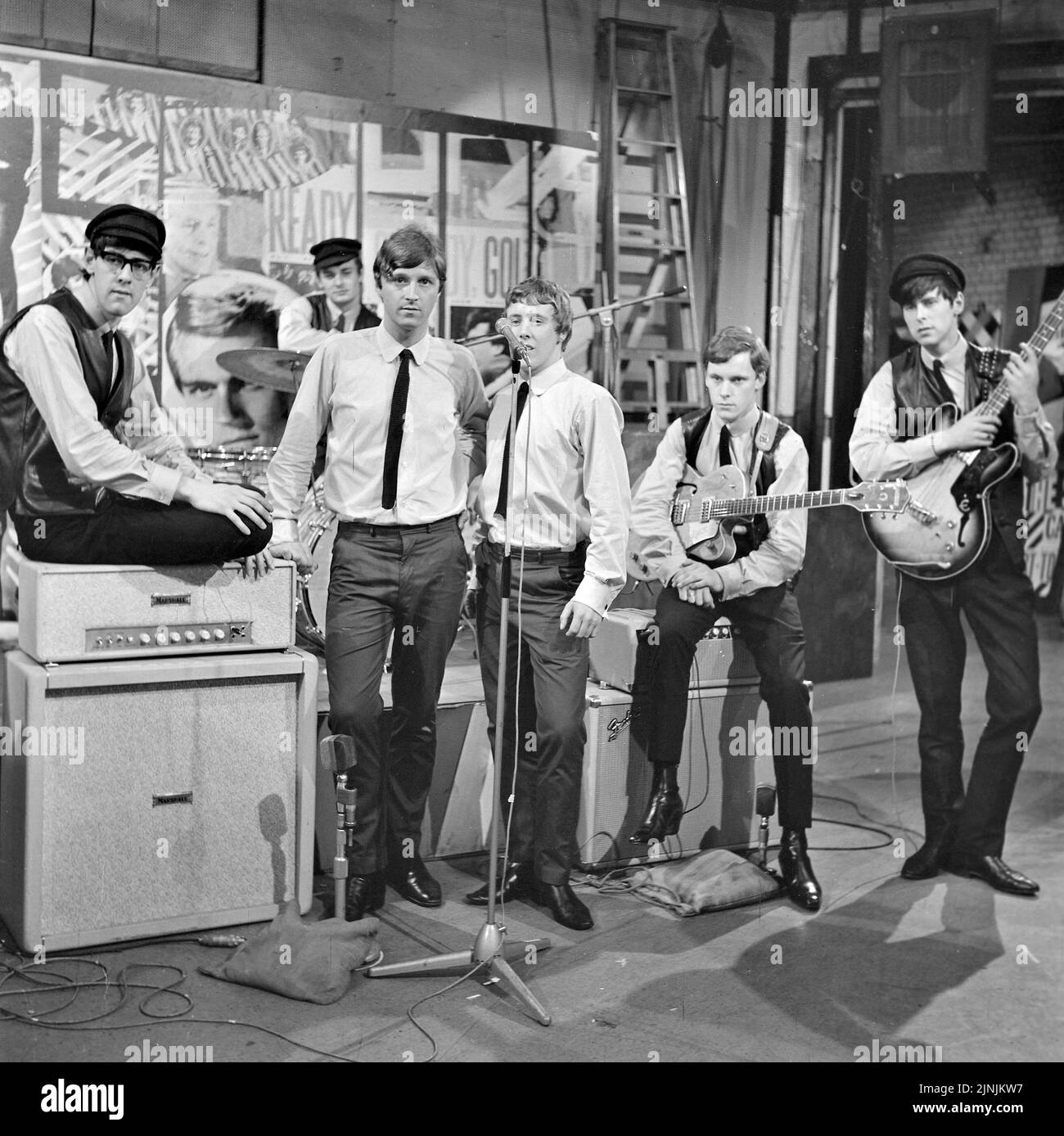 NASHVILLE TEENS UK pop group on Ready, Steady, Go ! En junio de 1964. Foto: Tony Gale Foto de stock