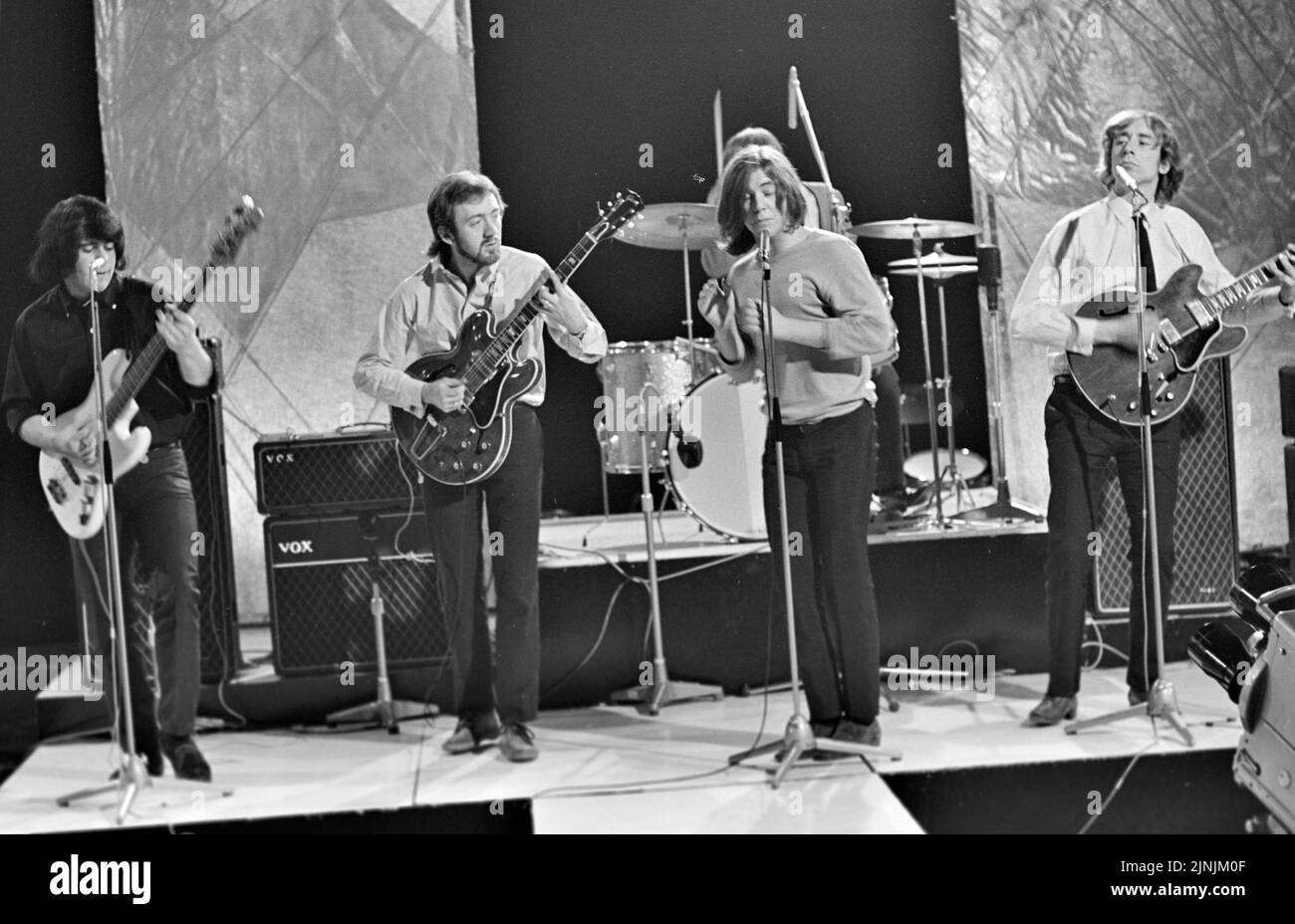 THE PRETTY THINGS UK pop group on Ready, Steady, Go en noviembre de 1964. Foto: Tony Gale Foto de stock