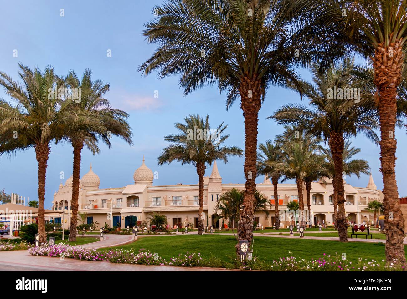 Egipto, Sharm el-Sheikh 01 de mayo de 2019 : Albatros Aqua Hotel recepción Blu, arquitectura de hotel de estilo oriental. Foto de stock