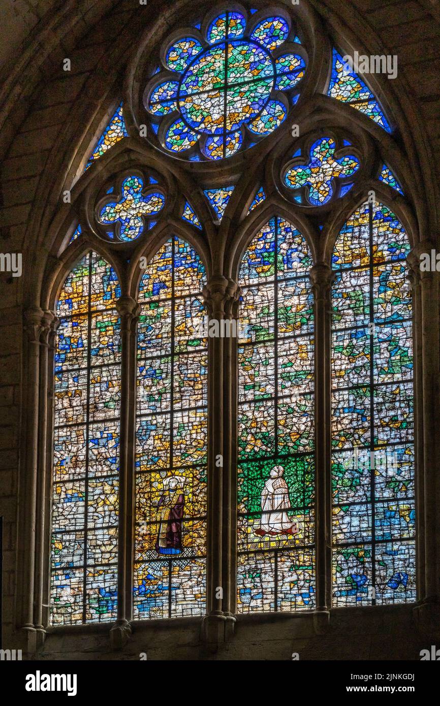 France, Oise, Picardie, Beauvais, catedral gótica de Saint Pierre de Beauvais, vidrieras de Jeanette Weiss Grüber (1986) // France, Oise (60) Foto de stock