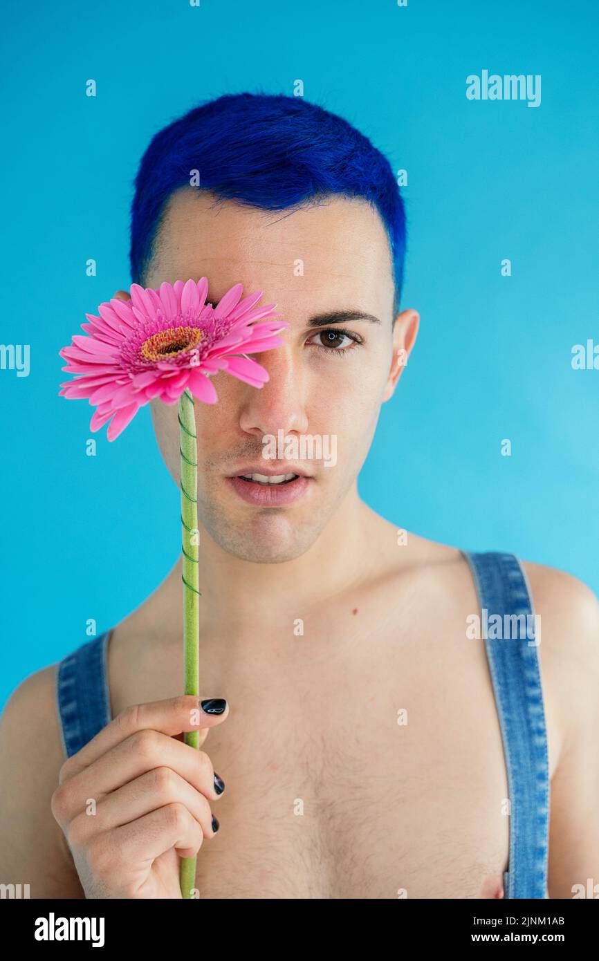 queer, lgbt, blaue haare Foto de stock
