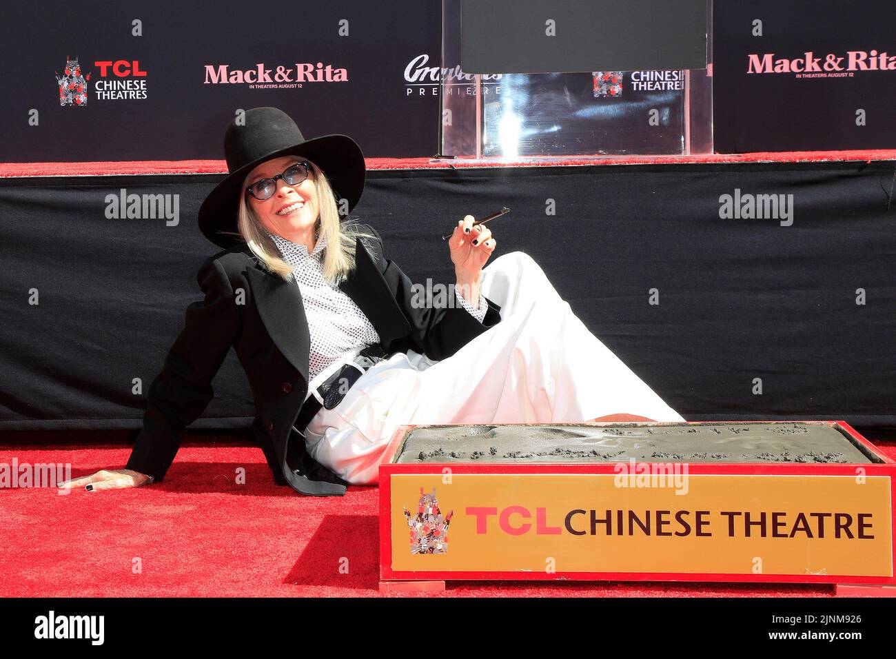 11 de agosto de 2022, Los Angeles, California, EE.UU.: Diane Keaton en una ceremonia en honor a Diane Keaton con las manos y las huellas en el TCL Chinese Theatre IMAX en Los Angeles. (Imagen de crédito: © Nina Prommer/ZUMA Press Wire) Foto de stock