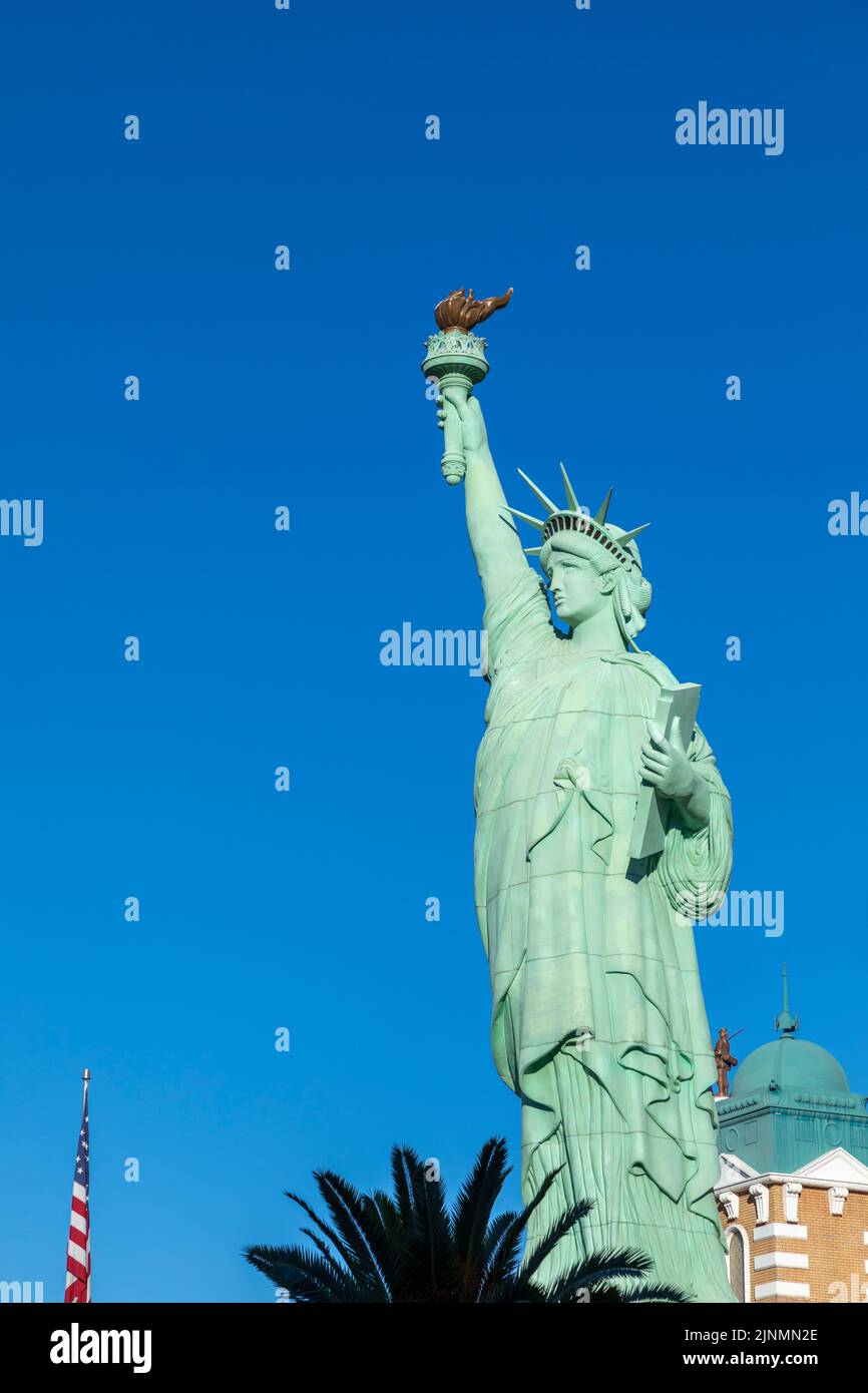 Las Vegas, EE.UU. - 25 de mayo de 2022: Estatua de la Libertad en el New York-New York Hotel and Casino ubicado en Las Vegas Boulevard South, en Paradise, Nevada. Foto de stock