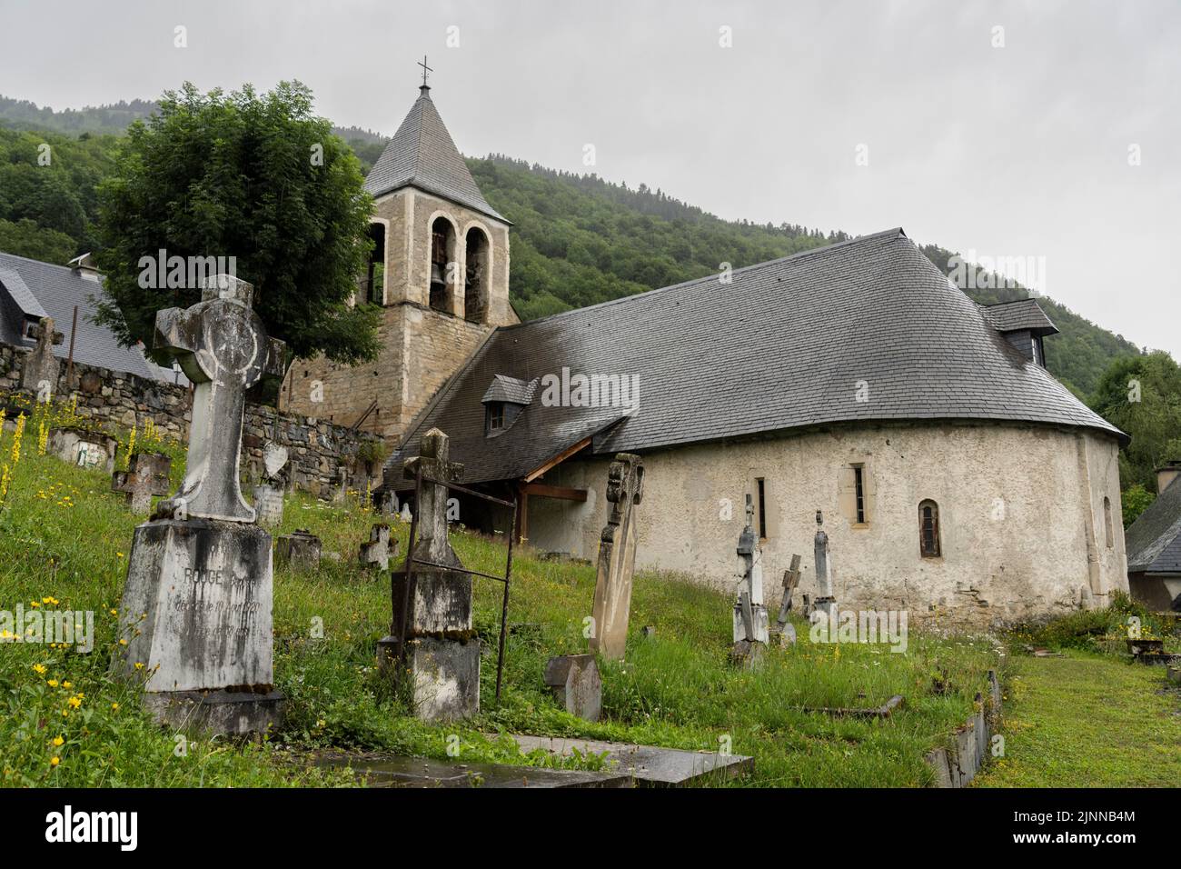 Occitanie, Louron valle, Vielle-Louron pueblo, Francia Foto de stock