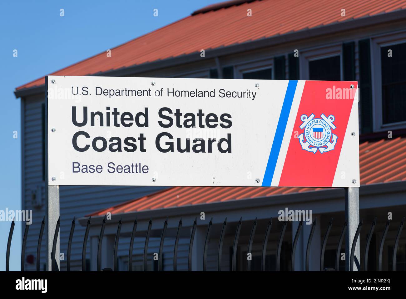Seattle - 07 de agosto de 2022; señal para la base de la Guardia Costera de Estados Unidos Seattle Foto de stock