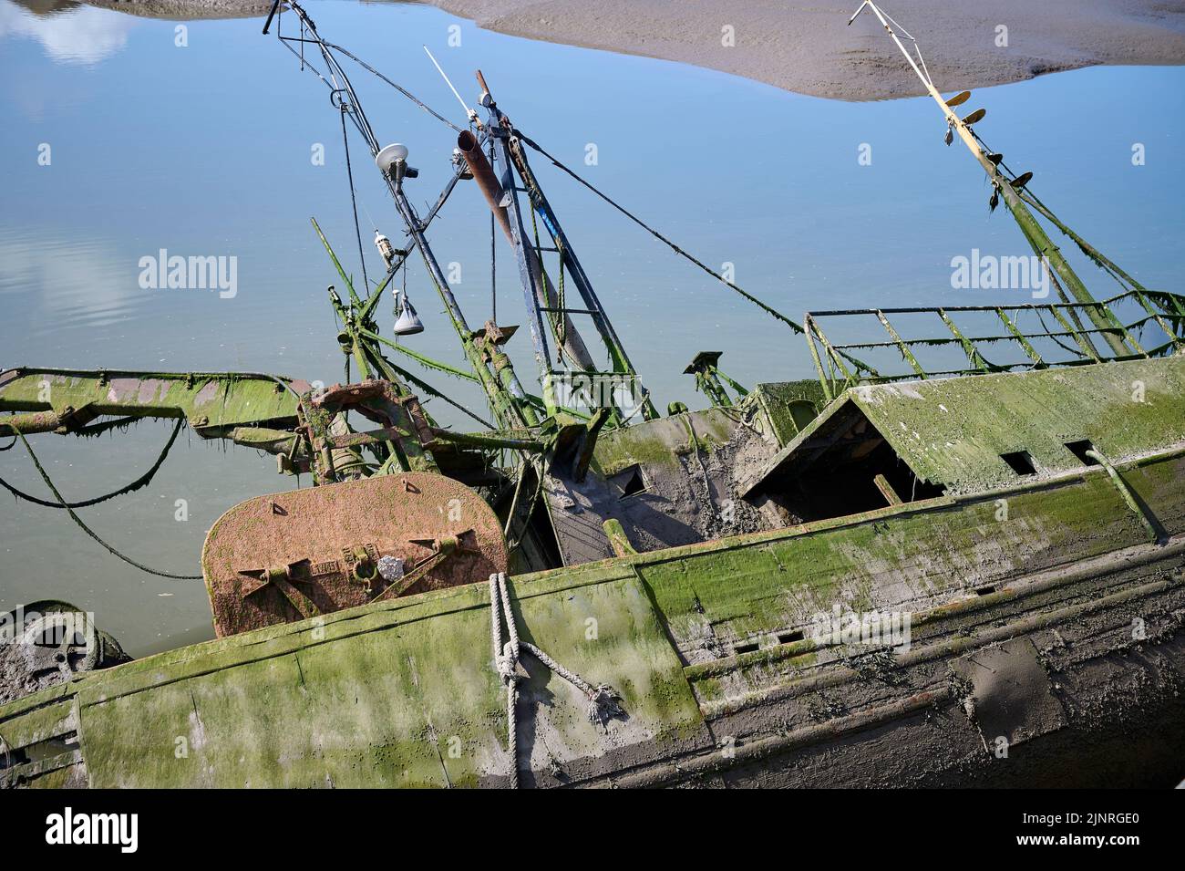 Restos de antiguo barco de pesca en Jubilee Quay, Fleetwood Foto de stock
