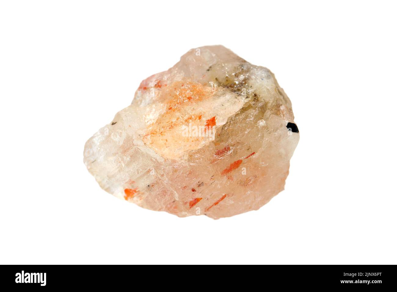 Natural Gema sunstone sin cortar en bruto sobre fondo blanco Foto de stock