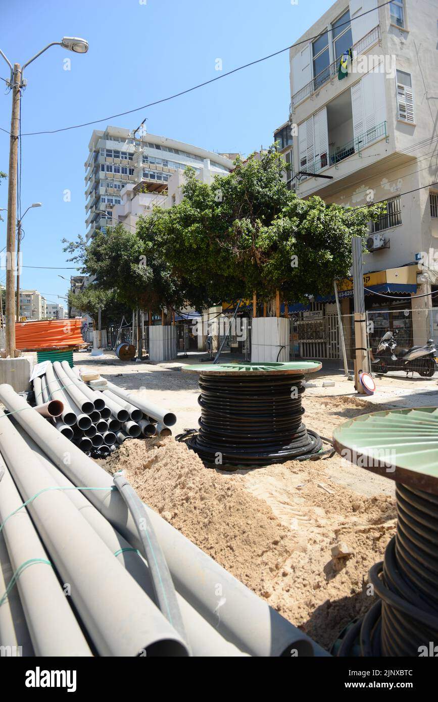 Construcción de la Línea Púrpura del Tren Ligero en la calle Ben Yehuda en Tel Aviv, Israel. Foto de stock