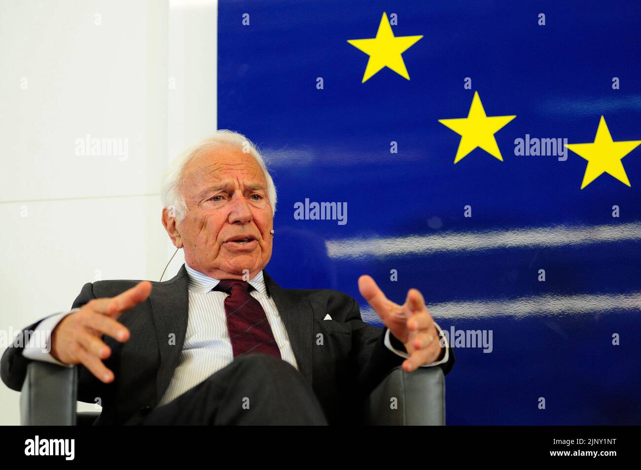 Viena, Austria. 24 de marzo de 2015. Ioan Holender en la Casa de la Unión Europea. De 1992 a 2010 director de la Ópera Estatal de Viena Foto de stock