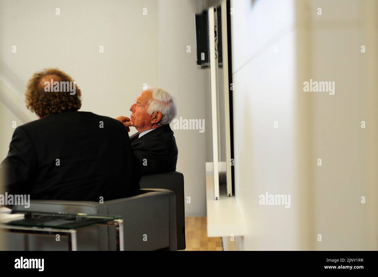 Viena, Austria. 24 de marzo de 2015. Ioan Holender en la Casa de la Unión Europea. De 1992 a 2010 director de la Ópera Estatal de Viena Foto de stock