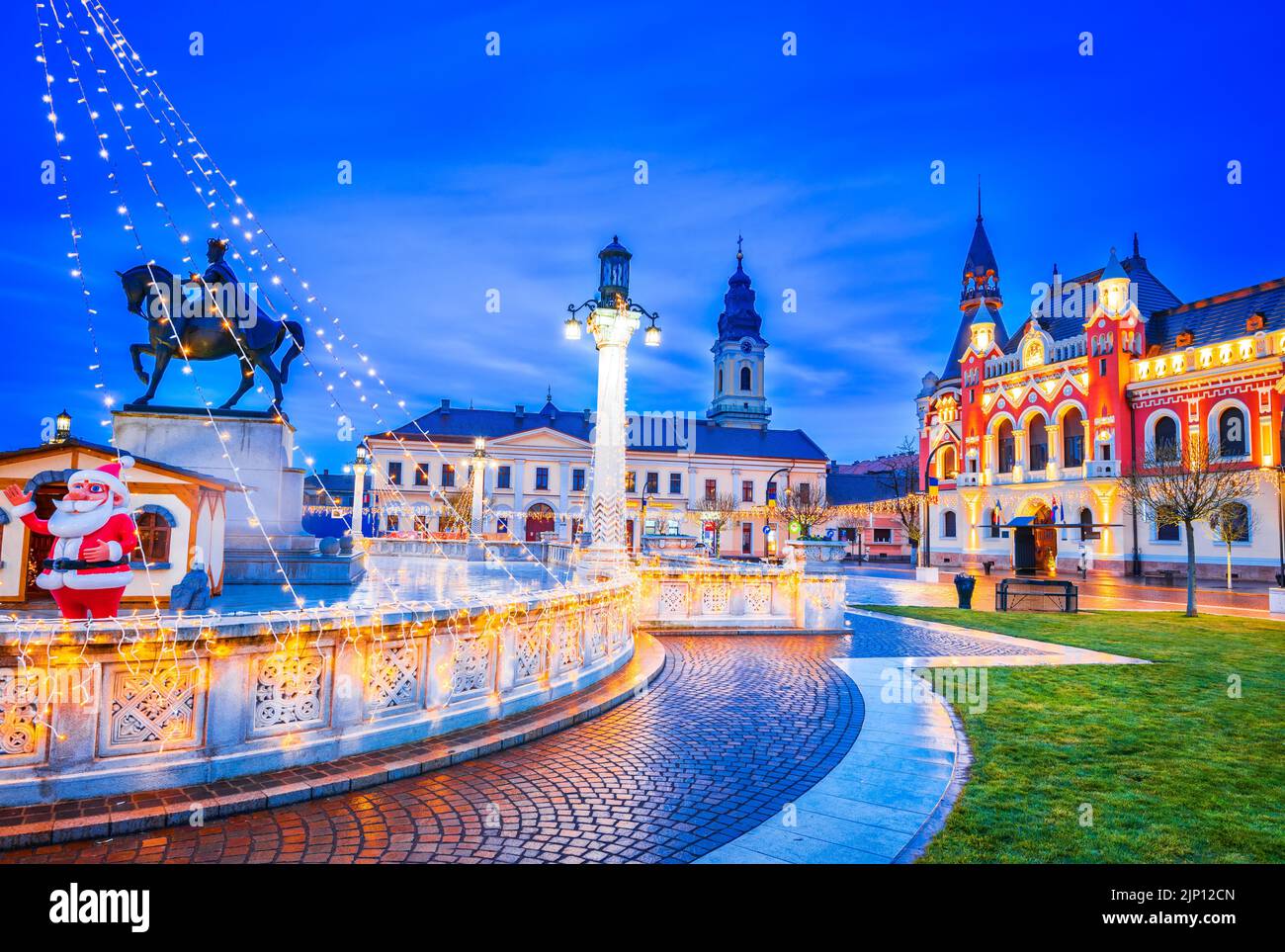 Oradea, Rumania. Decoraciones de Navidad en la hermosa ciudad de Crisana - Transilvania, Europa del Este Foto de stock