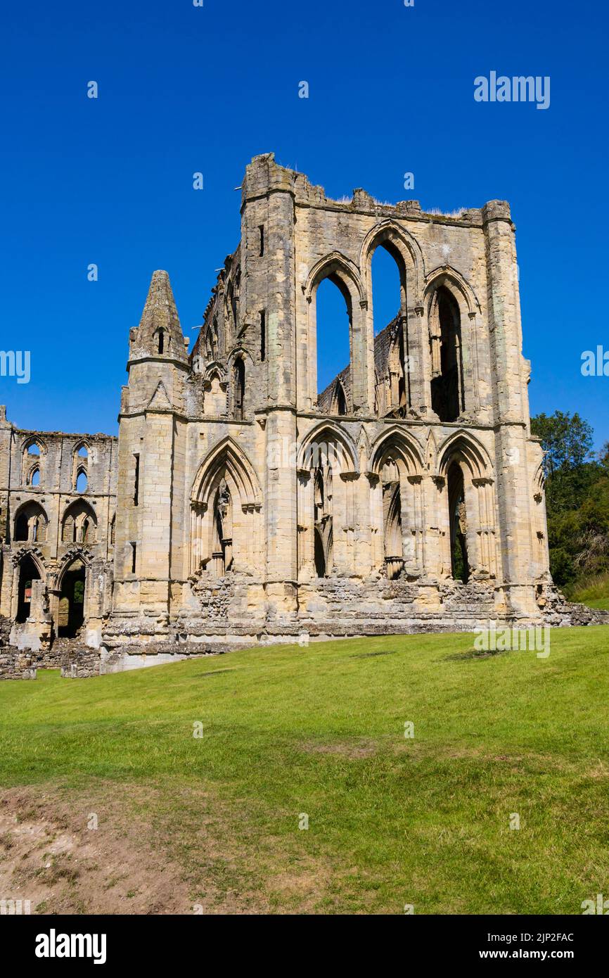 Rievaulx Abbey, Rye Valley Abbey, ruinas cerca de Helmsley, North Yorkshire, Inglaterra. Foto de stock