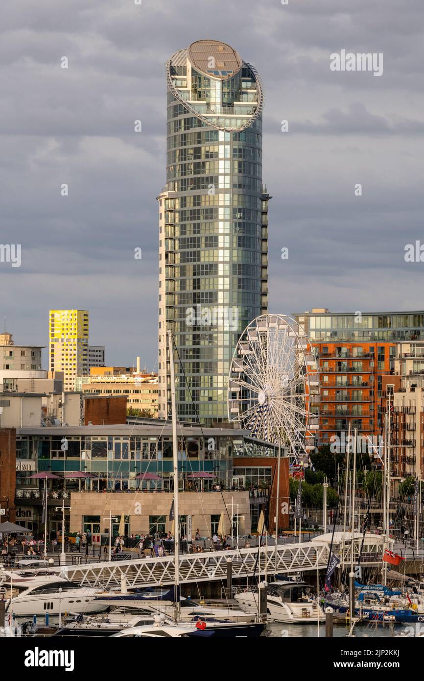 1 Gunwharf Quays (East Side Plaza Tower, Gunwharf Tower Building o The
