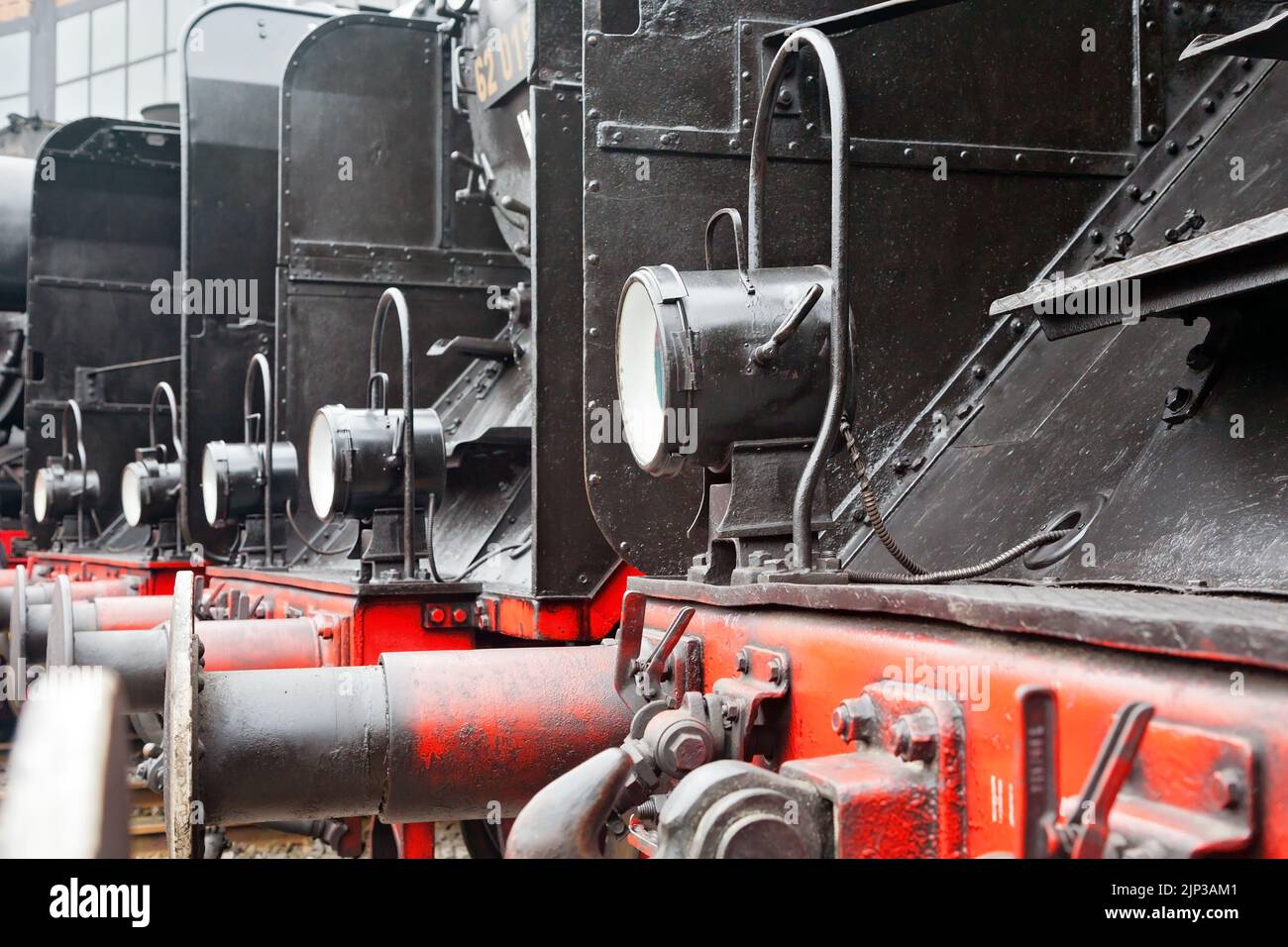 Antigua locomotora de vapor, detalles, rueda, lámpara, Dresde, Geramanía Foto de stock