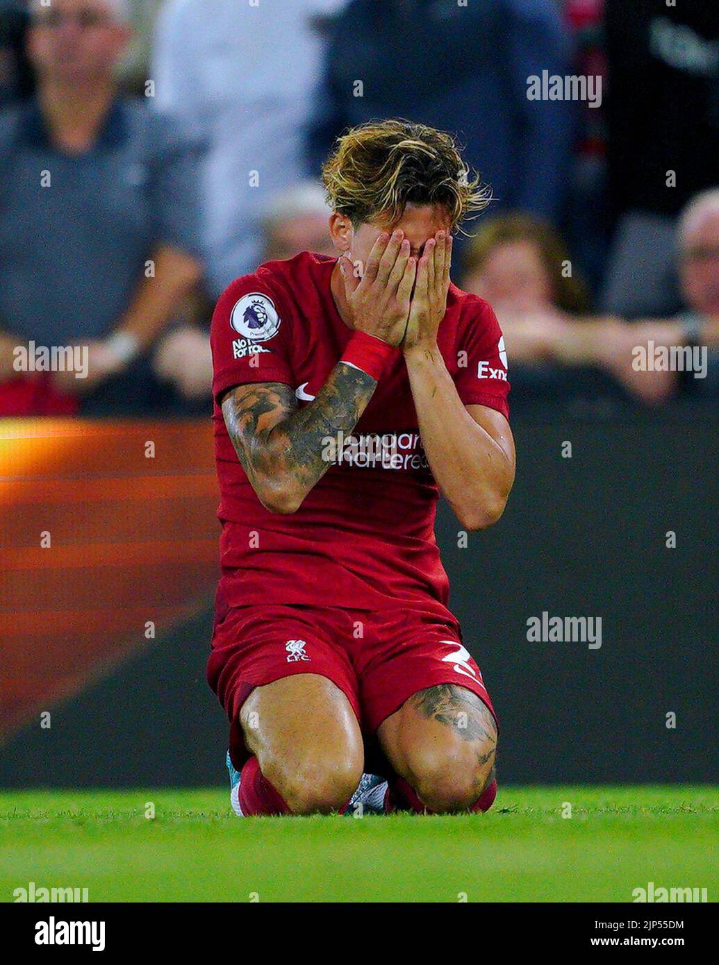 Kostas Tsimikas del Liverpool reacciona durante el partido de la Premier League en Anfield, Liverpool. Fecha de la foto: Lunes 15 de agosto de 2022. Foto de stock