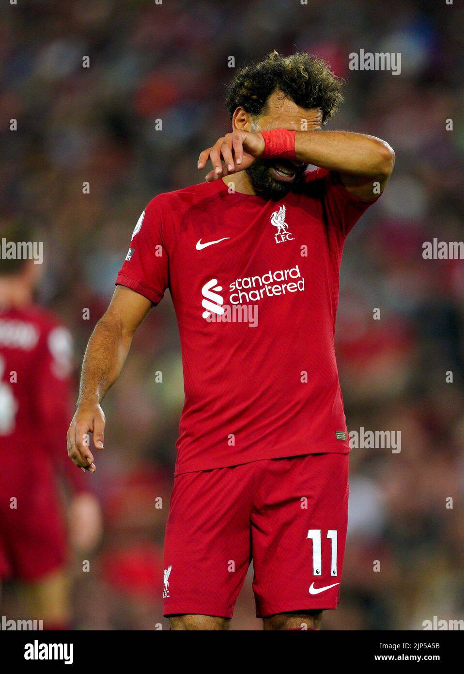 Mohamed Salah, del Liverpool, parece desalentado durante el partido de la Premier League en Anfield, Liverpool. Fecha de la foto: Lunes 15 de agosto de 2022. Foto de stock