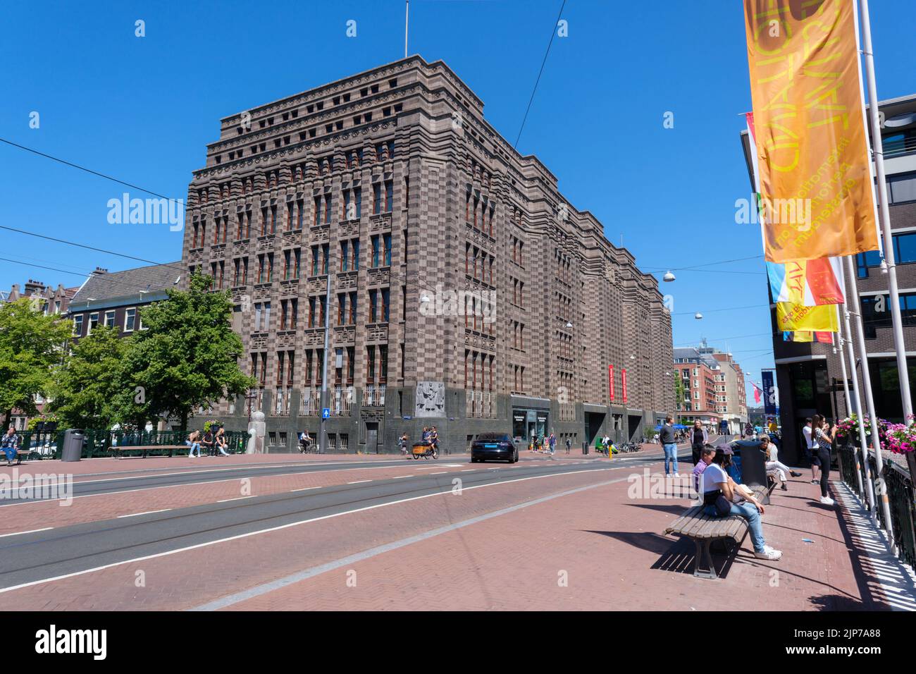 Ámsterdam, Países Bajos - 22 de junio de 2022: Archivos de la ciudad de Ámsterdam, Stadsarchief, en el edificio De Bazel Foto de stock