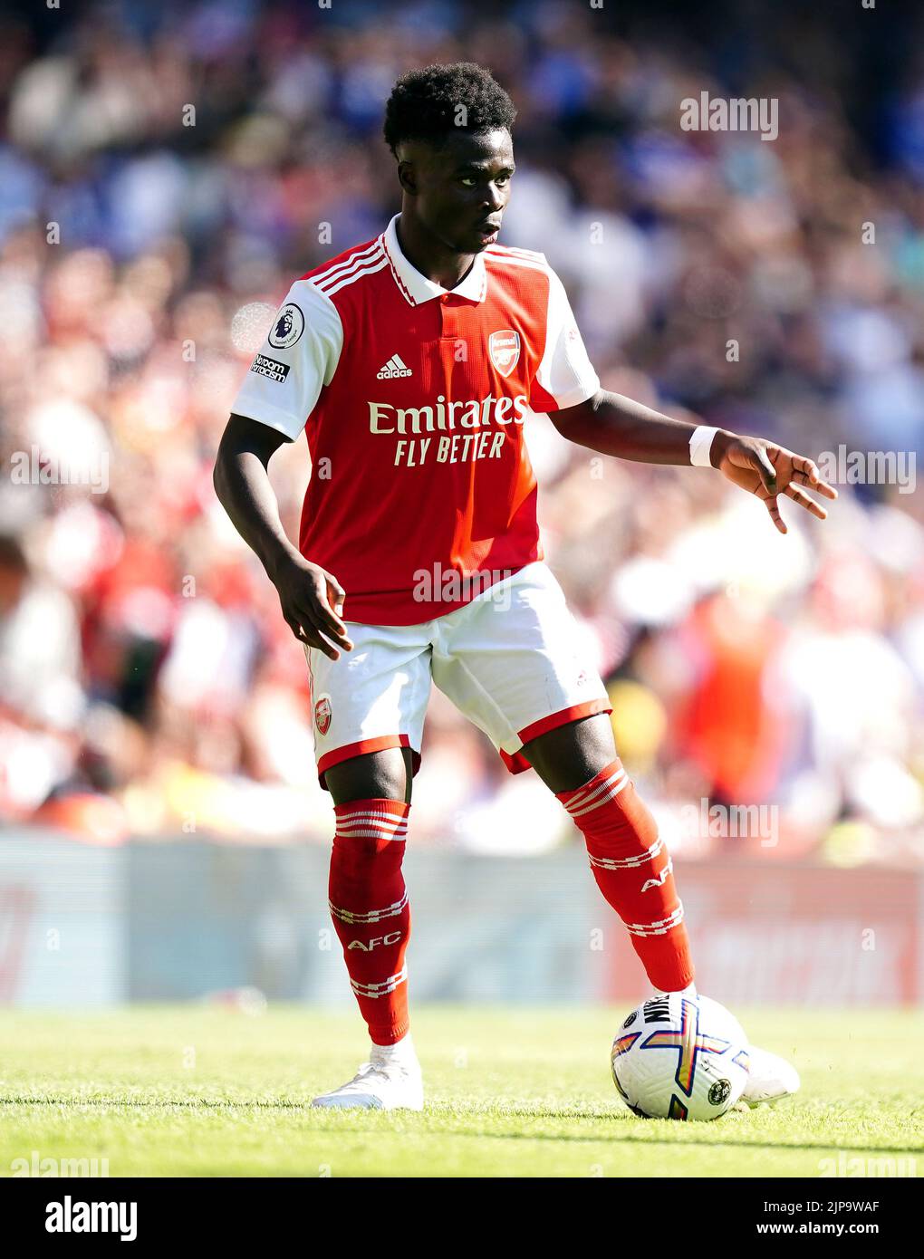 Bukayo Saka del Arsenal en acción durante el partido de la Premier League en el Emirates Stadium de Londres. Fecha de la foto: Sábado 13 de agosto de 2022. Foto de stock