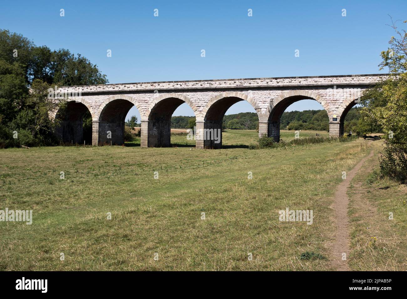 viaductos dh TADCASTER YORKSHIRE Desutilizado Viaducto de ferrocarril Caminata Ebor Way puentes senderos reino unido inglaterra Foto de stock