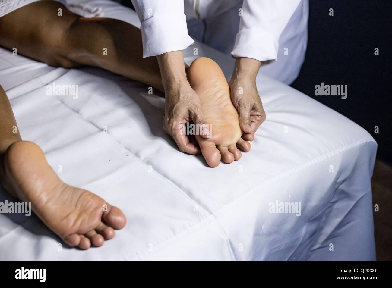 Masaje chino con los pies sale