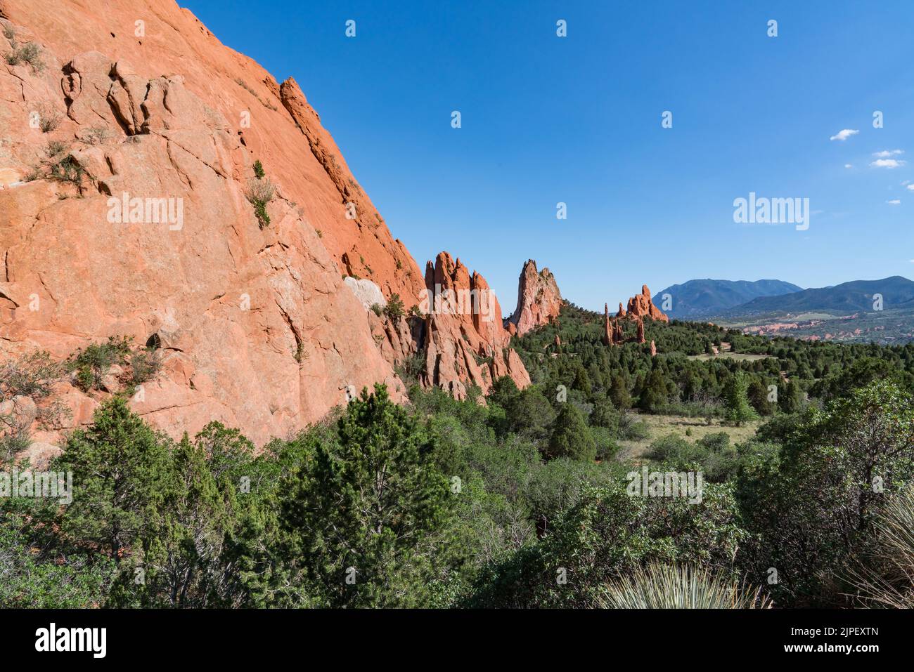 Hermosas formaciones rocosas en Garden of the Gods Park en Colorado Springs, Colorado Foto de stock