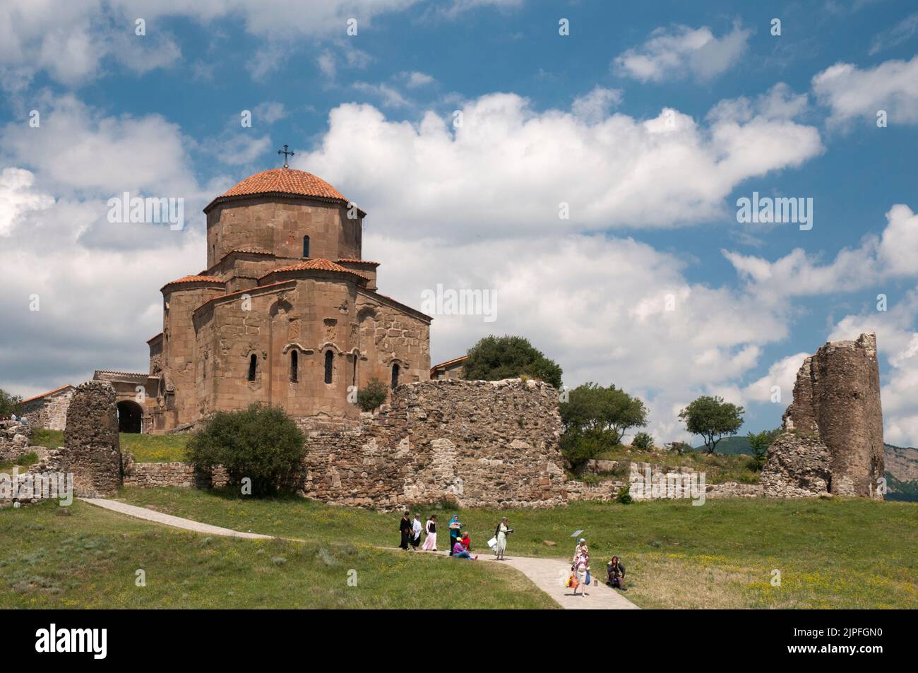 Iglesia de Jvari, construida ca. 604 AD, por encima de Mkskheta, Georgia Foto de stock