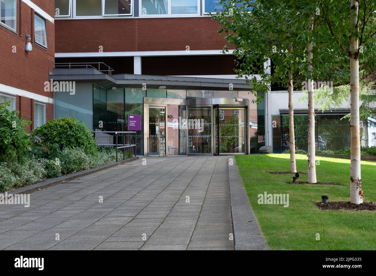 Escuela de Artes, Lenguas y Culturas de la Universidad de Manchester. Edificio Mansfield Cooper. Foto de stock