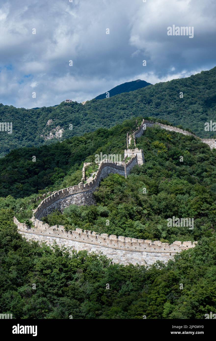 Pekín, China. 16th de Ago de 2022. Foto tomada el 16 de agosto de 2022 muestra el paisaje de la sección Jiankou de la Gran Muralla en Beijing, capital de China. Crédito: Chen Zhonghao/Xinhua/Alamy Live News Foto de stock