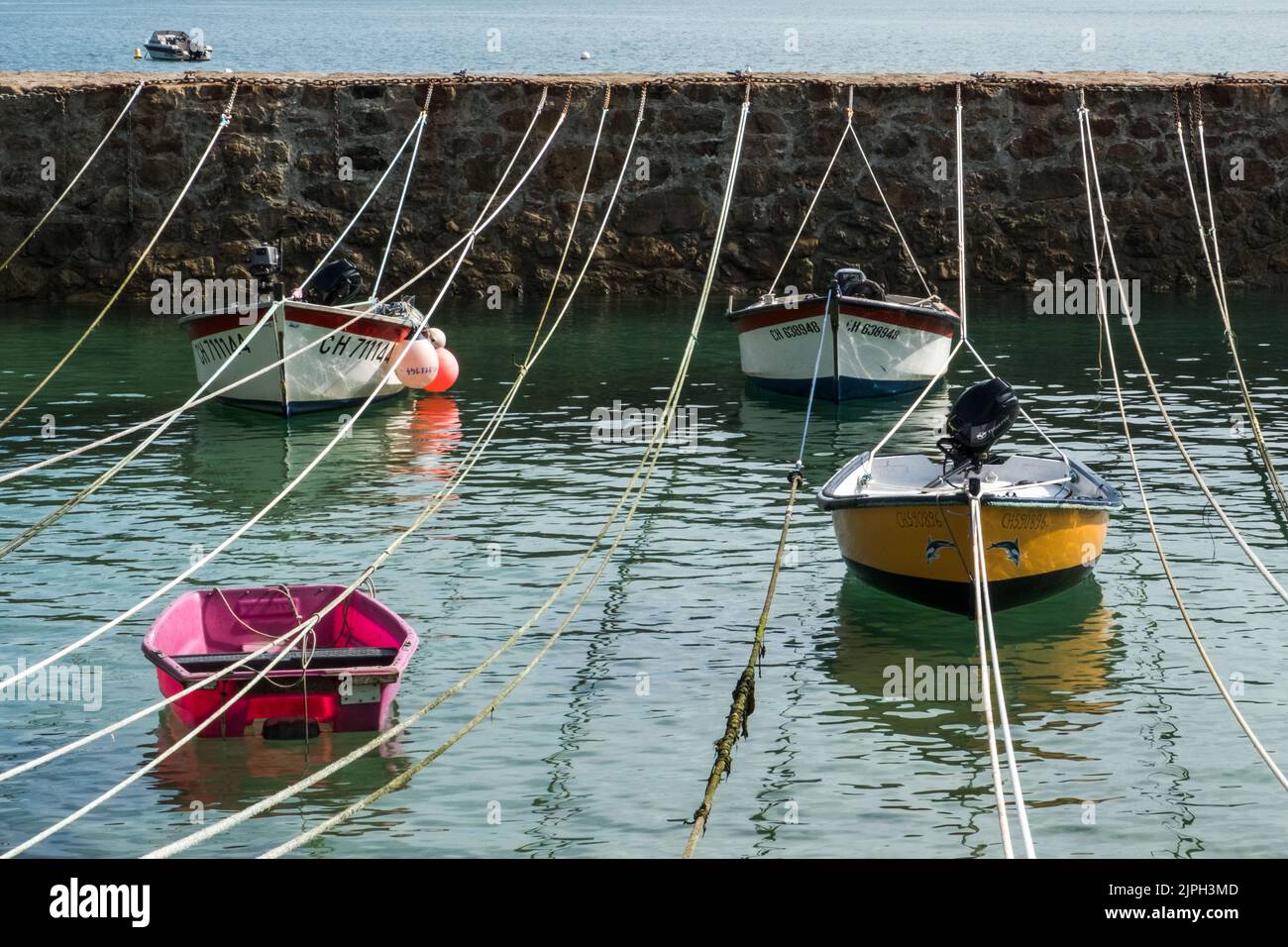 cuerdas, muelles del puerto, barcos de pesca, cuerda, puerto, barco de pesca Foto de stock