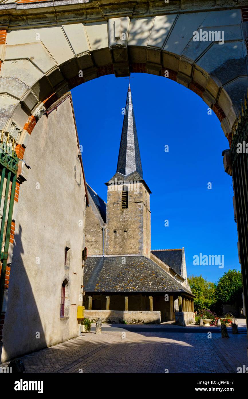 Francia, Loir-et-Cher (41), Cheverny, Valle del Loira declarado Patrimonio de la Humanidad por la UNESCO, Castillos del Valle del Loira, Iglesia de Cheverny Foto de stock