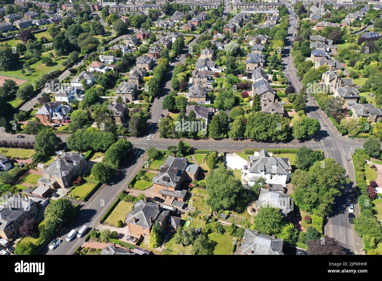 Vista aérea en aviones teledirigidos de la zona de Newlands del lado sur de Glasgow Foto de stock