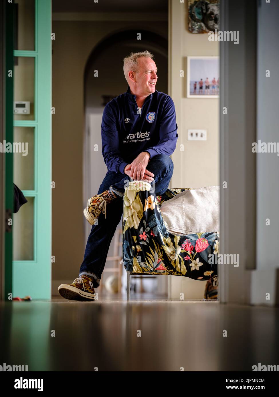Sólo para uso editorial - Norman Cook fotografiado en su casa frente al mar en Hove, East Sussex, Reino Unido. Marzo 2022. Foto de Jim Holden Foto de stock