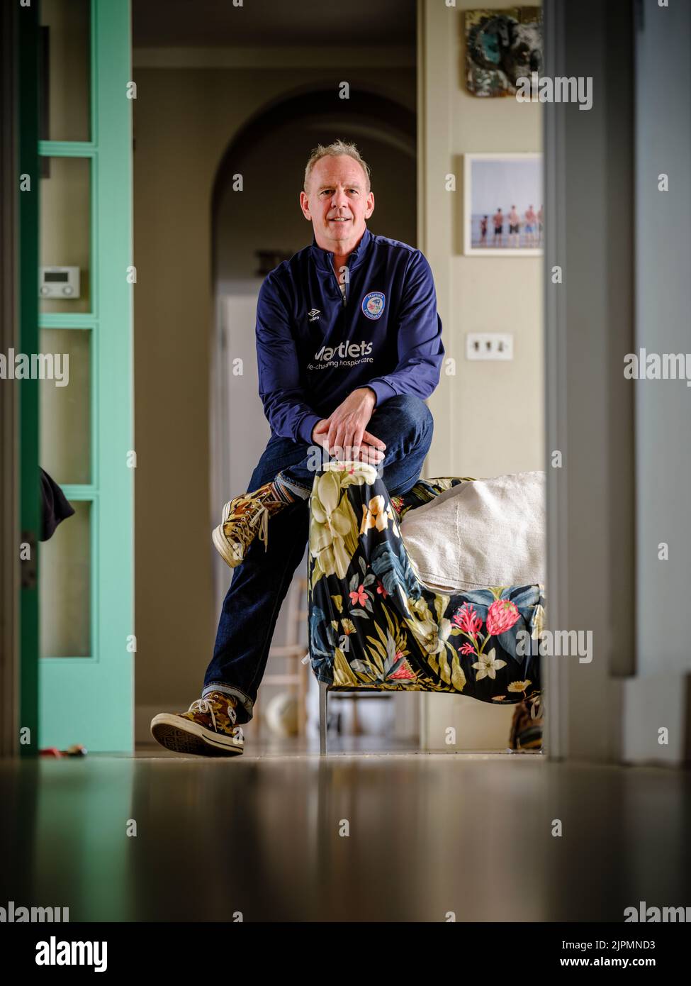 Sólo para uso editorial - Norman Cook fotografiado en su casa frente al mar en Hove, East Sussex, Reino Unido. Marzo 2022. Foto de Jim Holden Foto de stock