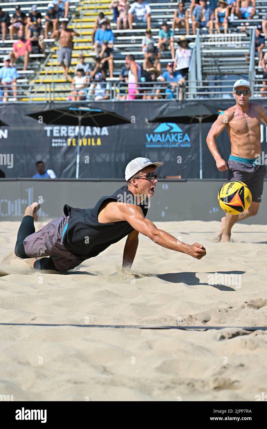 19 de agosto de 2022 Miles Partain durante el primer día del AVP