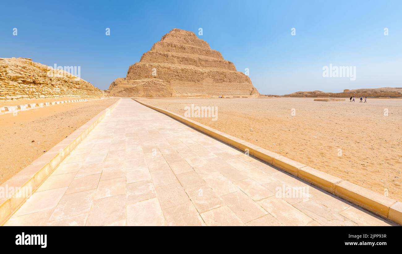 La pirámide escalonada de Djoser, Saqqara, Egipto Foto de stock