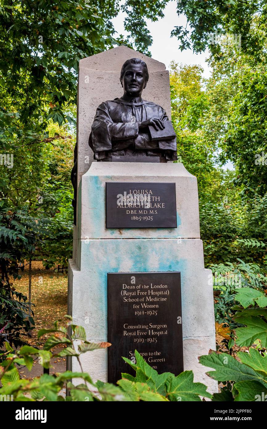 Louisa Brandreth Aldrich-Blake DBE (1865 – 1925) - Monumento a Louisa Brandreth Aldrich-Blake, cirujano pionero, en Tavistock Square, Londres. Foto de stock