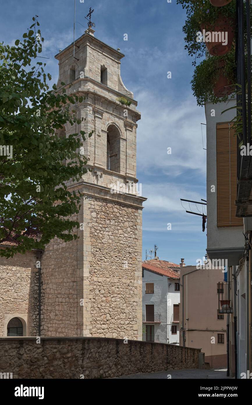 Torre del Centro de Salud situado en la iglesia de San Miguel en la ciudad de Morella, Castellón, Comunidad Valenciana, España, Europa Foto de stock